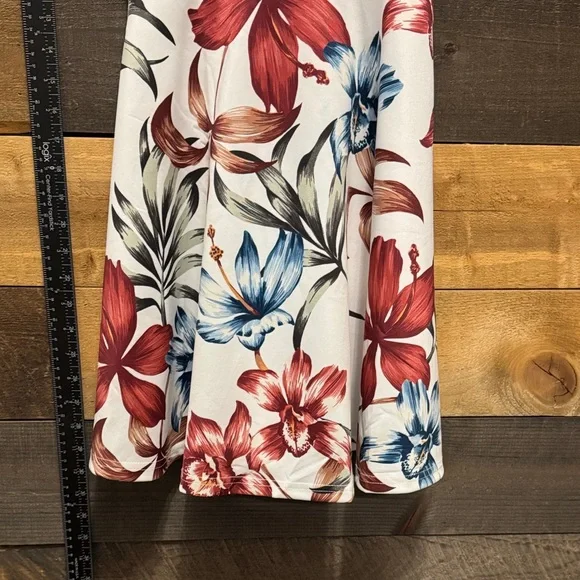 Papaya White Floral V-Neck Spaghetti Strap Dress - Picture 6 of 7